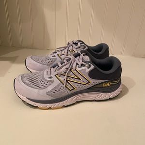 New balance tennis shoes